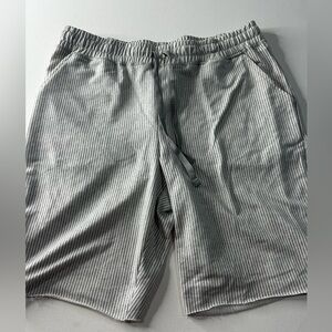 LuLaRoe Medium Jamie Gray Striped Shorts